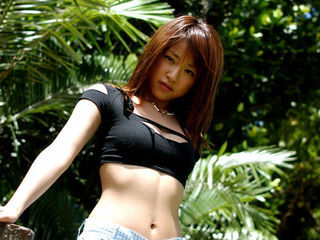 Asuka Lovely Asian Model Enjoys The Outdoors When Naked