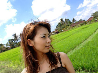 Honoka Hot Asian Model Enjoys Outdoor Modeling Nude