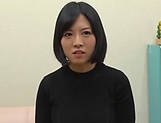 Japanese babe, Hosaka Eri gives amazing blowjob