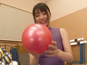 Amateur Asian Tsubomi likes teasing during her show
