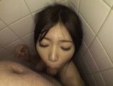 Kana Yuki receives hard cock in the bathtub picture 57