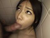 Kana Yuki receives hard cock in the bathtub picture 61