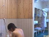 Japanese hottie fucks the bath cleaning dude! picture 16