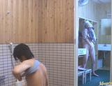 Japanese hottie fucks the bath cleaning dude! picture 22