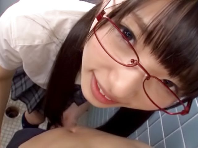 Hot schoolgirl Wasa Yatabe enjoys giving head