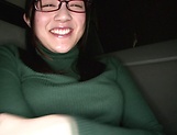Cute babe Suzuhara Emiri in kinky sexual action in the car picture 13