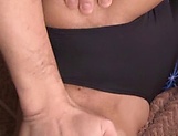 Mizuki Miri shows her sexy body in a swimsuit