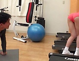 Bubble-asses Japanese girl tempted by her instructor in the gym