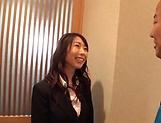 Shinoda Ayumi looks stunning in a sexy pantyhose