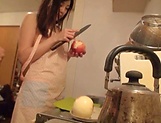 Emiri Suzuhara enjoys flaunting her nice ass picture 10