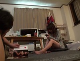 Natsuhara Yui toys her stretchy pussy vigorously