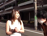 Married Akiyama Shouko pleases man with soft handjob 